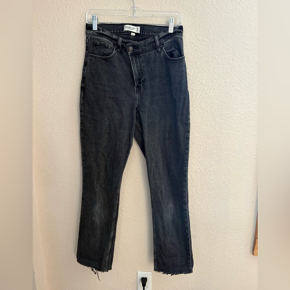 Abercrombie and Fitch 90s slim straight ultra high rise black wash jeans